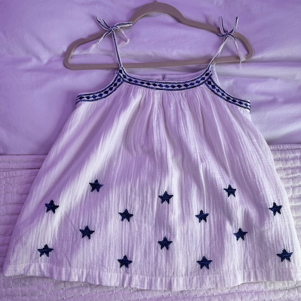 Gap teen tank top! It’s white with blue stars⭐️ Kids size- XXL (14-16)